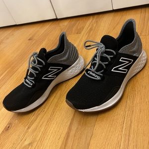 Black new balance shoes